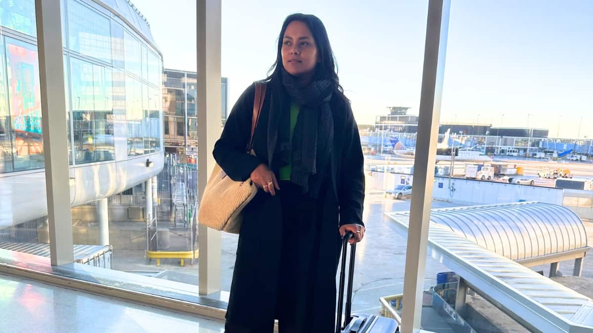 What To Wear on A Plane In Winter - Blog Banner