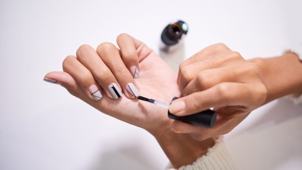 Best Top Coat Nail Polish To Prevent Chipping - Blog Banner