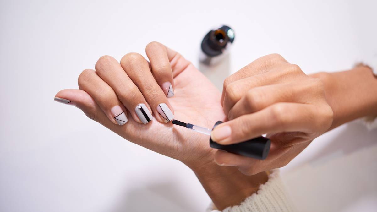 Best Top Coat Nail Polish To Prevent Chipping - Blog Banner