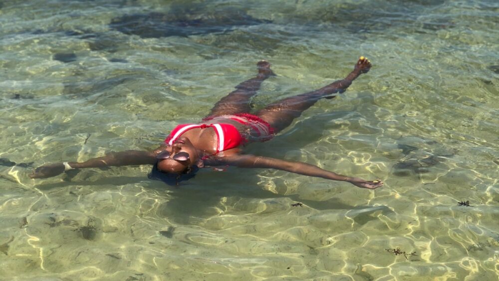 how to pick the right swimsuit for your body - Blog Banner