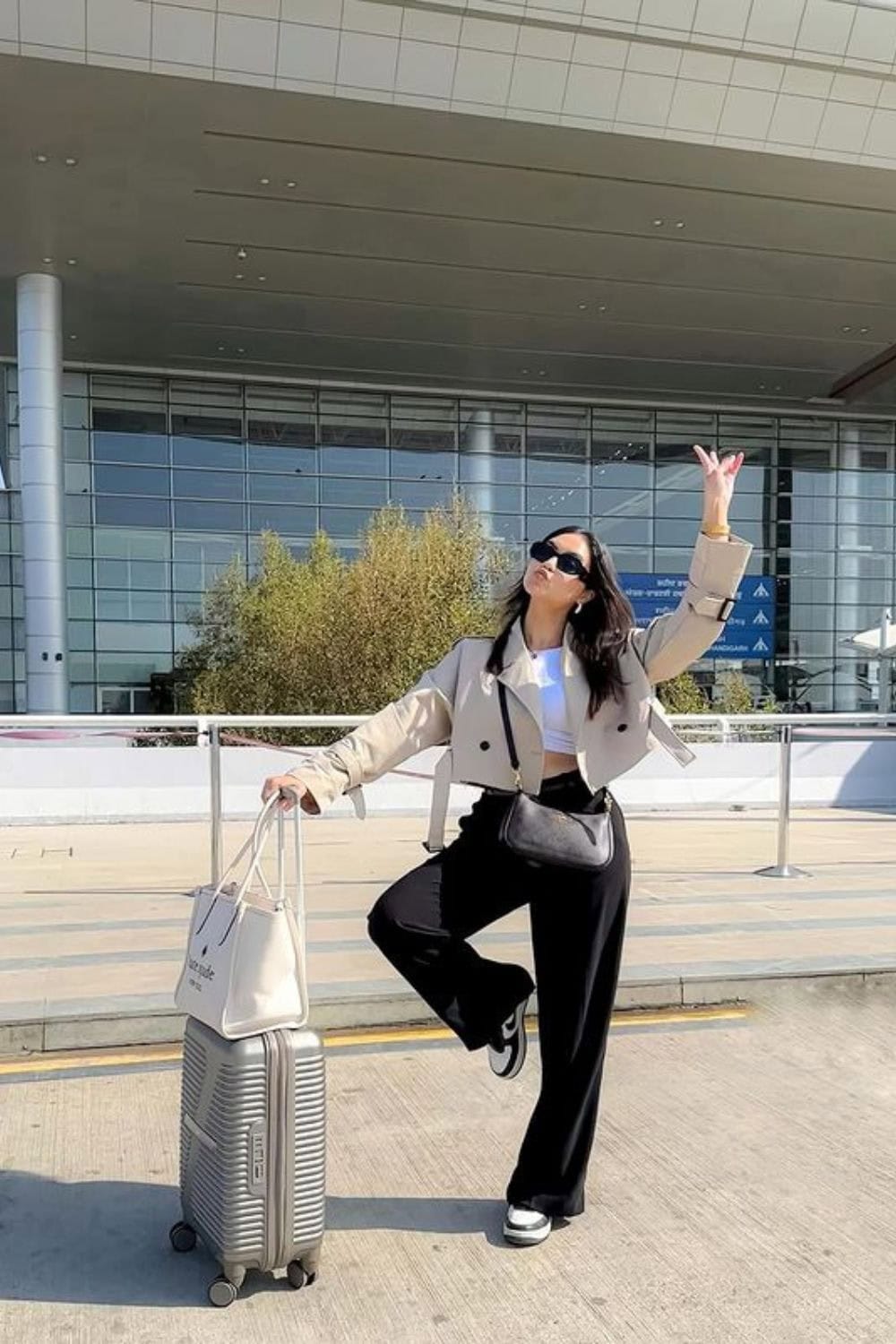Airport travel outfit ideas summer Long Black Trousers