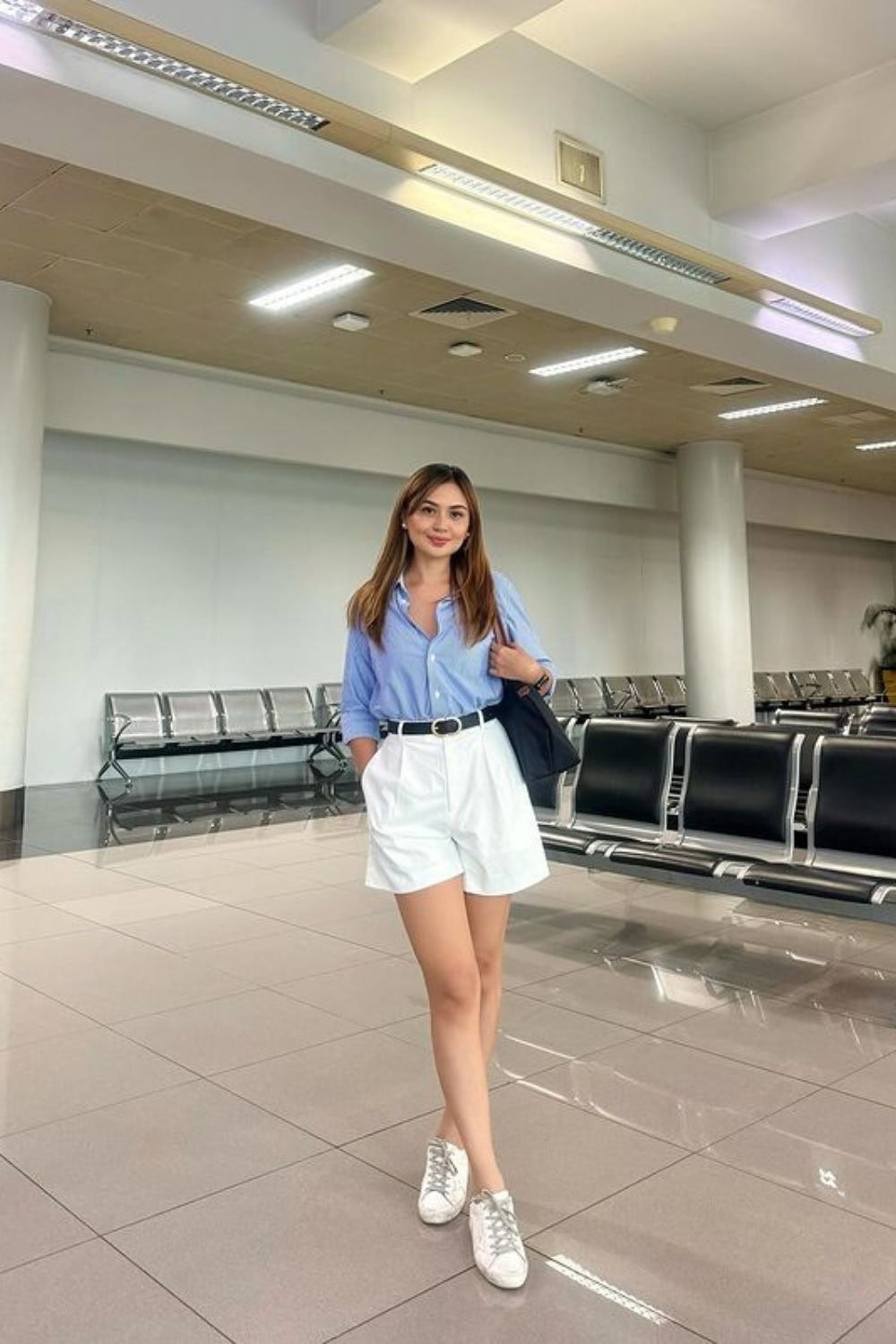 Airport travel outfit ideas summer pin striped shirt