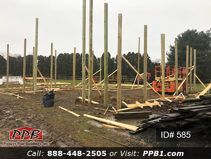 585 – Residential Nice Size Garage with Lean-To 30x40x12 14 Pole Building Dimensions: 30’ W x 40’ L x 12’ 4” H (ID# 585) A Nice Size Garage with Lean-To 30’ Standard Trusses, 2’ on Center 5/12 Pitch Colors: Siding Color: Clay Roofing Color: Weathered Wood (Architectural Shingles) Trim Color: White