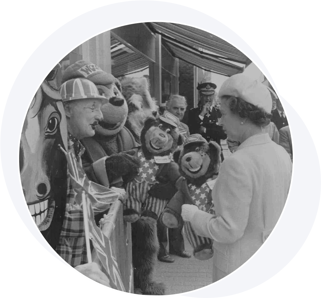 Queen Elizabeth meets citizens