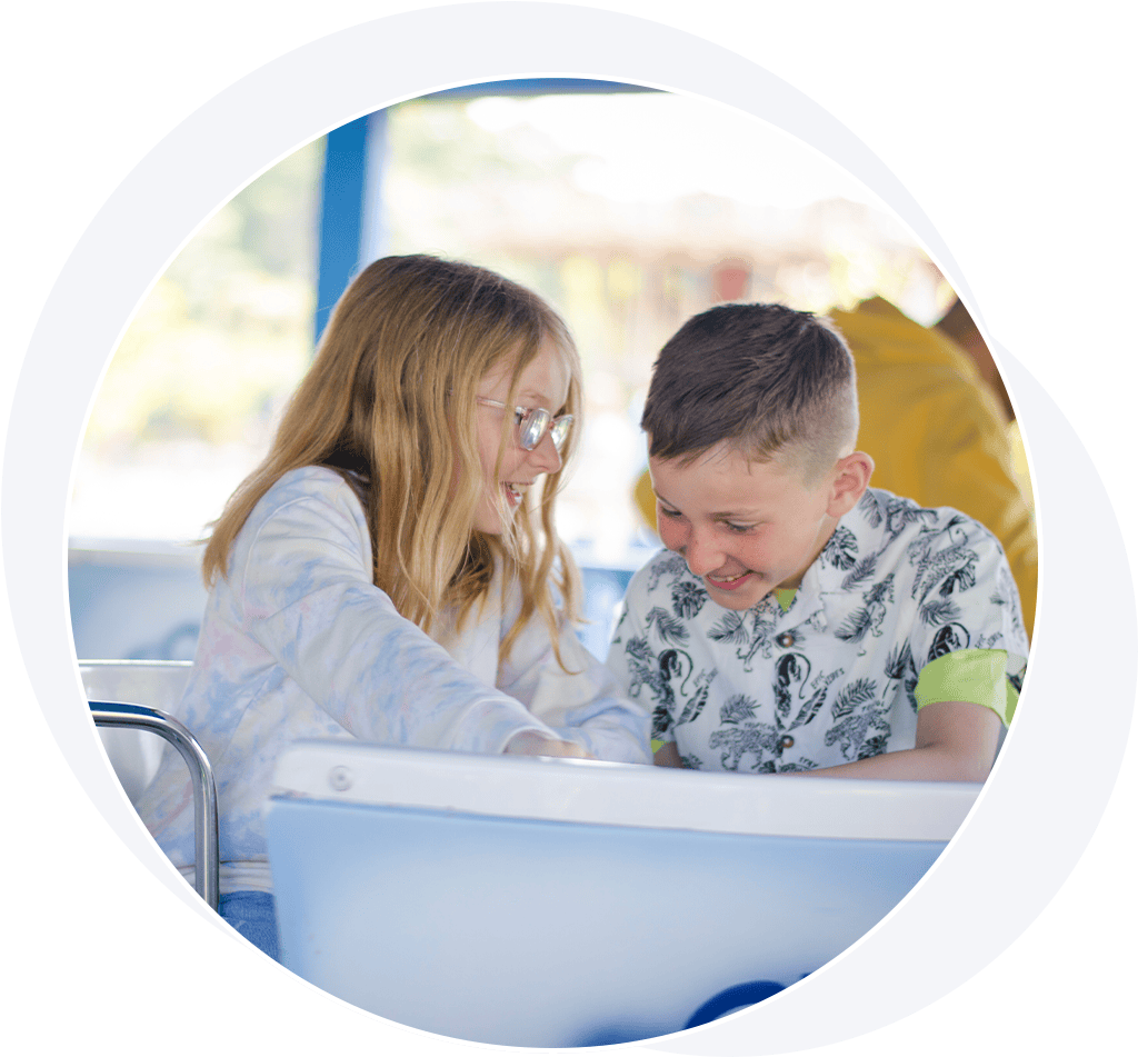Children on teacups ride