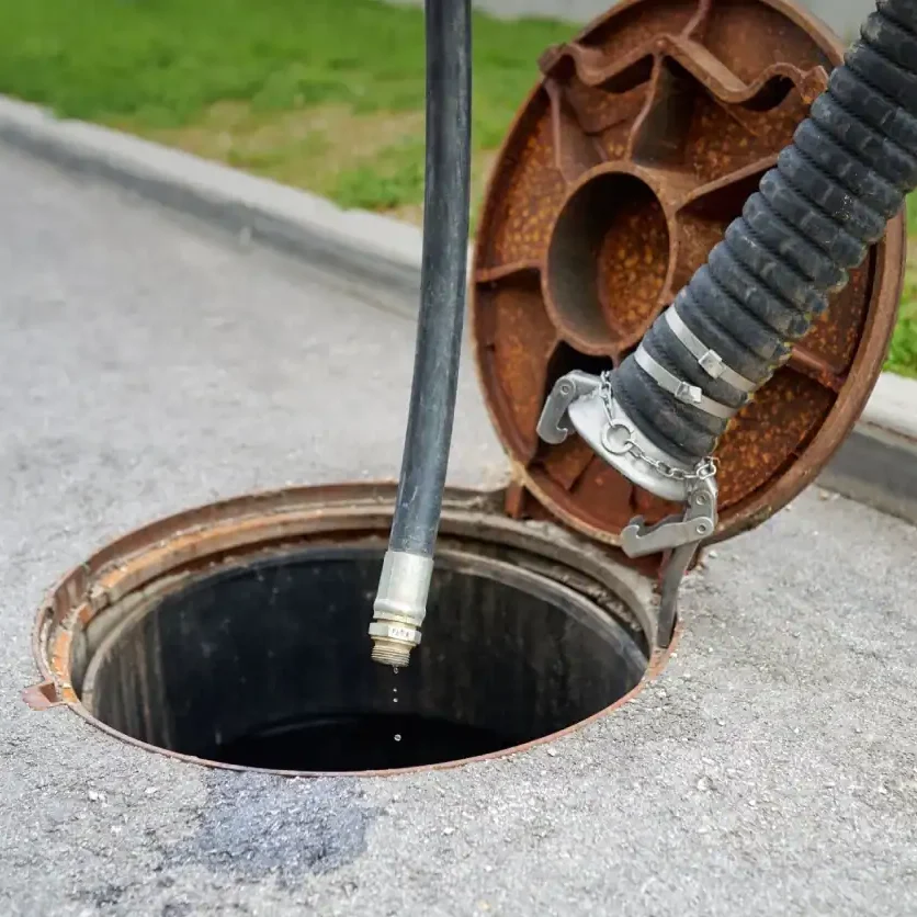 Sewer-Drain-Cleaning-Hose-Manhole