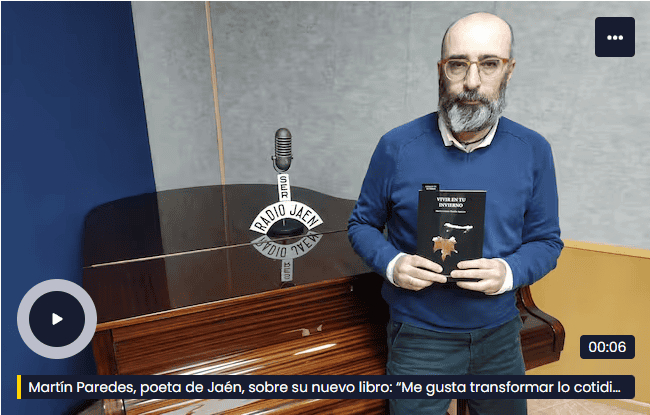 Poetry and radio interview with poet Martín Paredes about his new book, "Me gusta transformar lo cotidiano.".