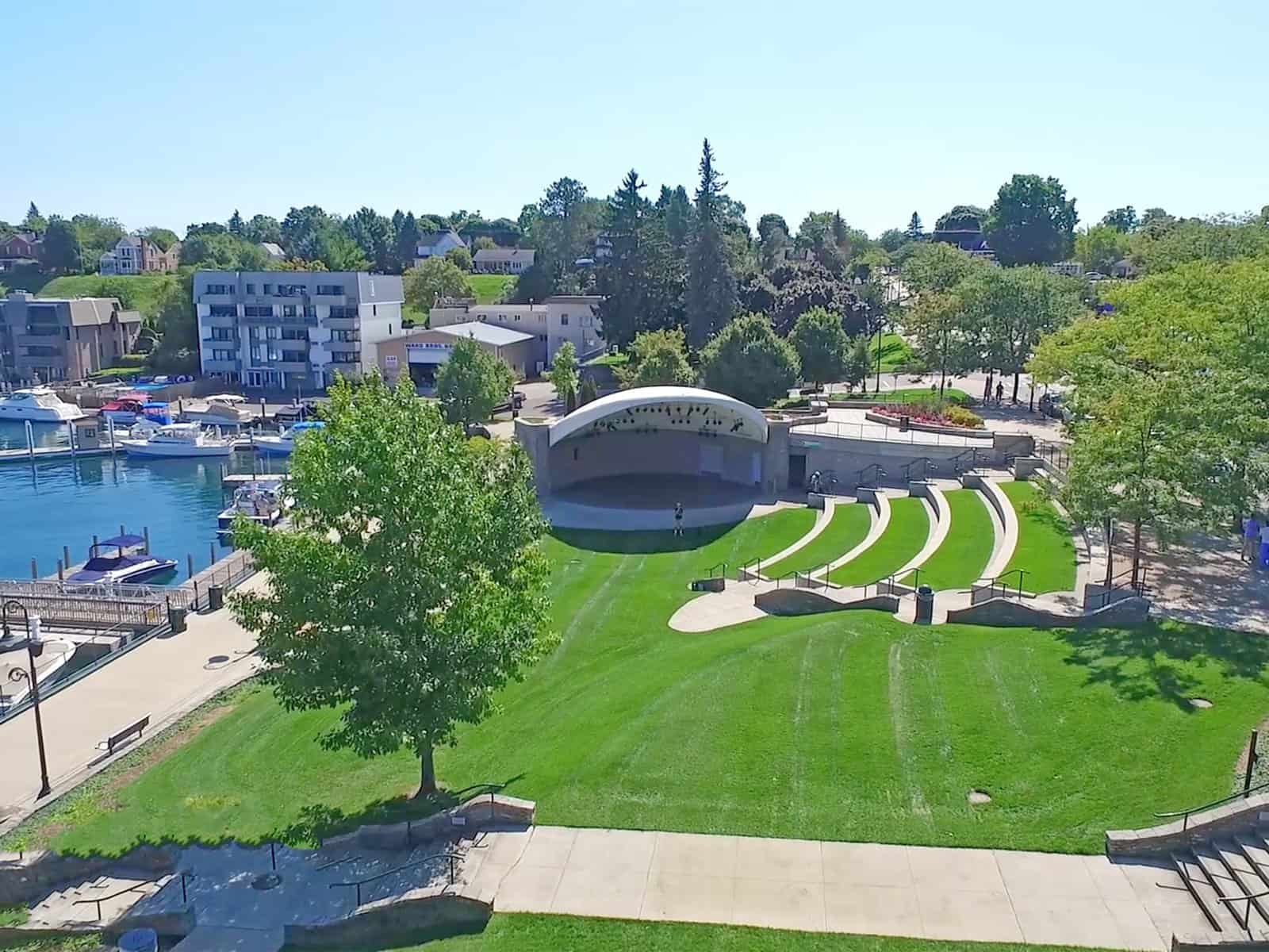 charming-Downtown-Charlevoix-mi