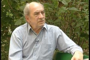 Відеоінтерв'ю з істориком на природі, присвячене історико-просвітній діяльності.