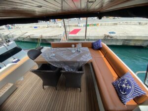 Motoryacht Interior P105 19 meters 12 person capacity Yacht Rental with Premionly.com in Istanbul