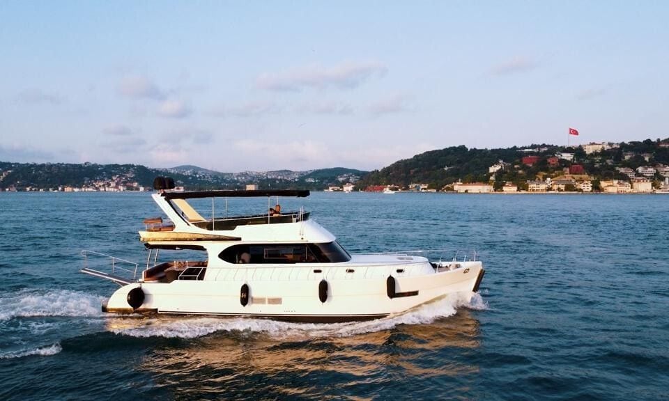 Motoryacht Exterior P105 19 meters 12 person capacity Yacht Rental with Premionly.com in Istanbul