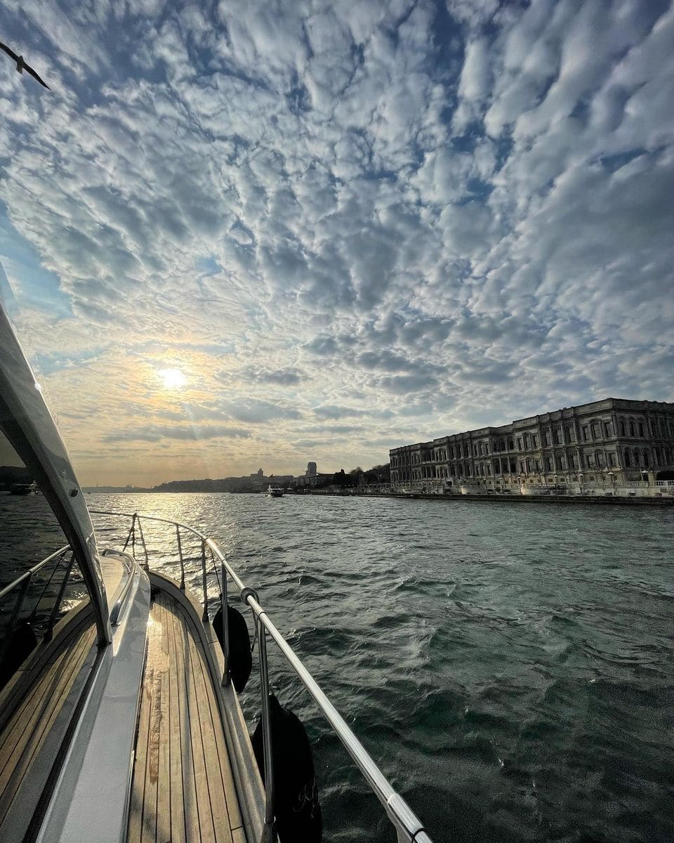 Motoryacht Interior P106 19 meters 12 capacity Best Yacht Rental with Premionly in Istanbul