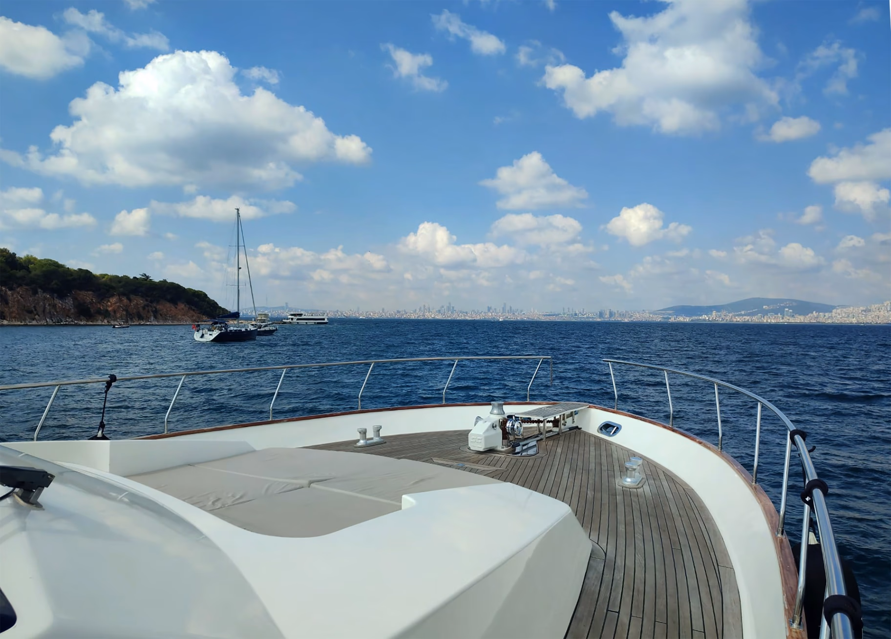 Motoryacht Interior P115 26 meters 30 person capacity Yacht Rental with Premionly.com in Istanbul