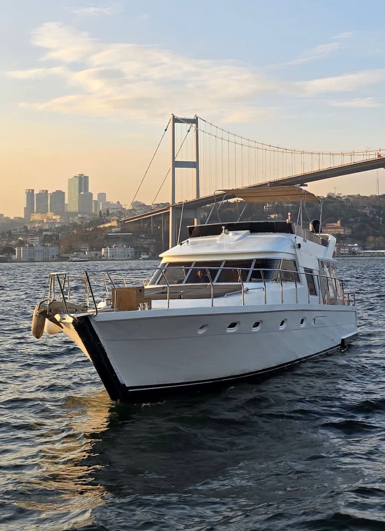 p121 p17 meter long yacht rental for istanbul bosphorus private tour premionlycom