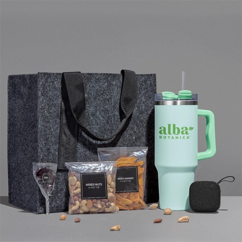 LIGHT GREEN Yatta Graceful Goodies Hamper