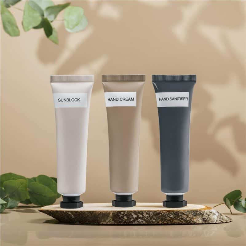 GF-SD-1418-B_LIFESTYLE-NO-LOGO Serendipio Skincare Travel Set