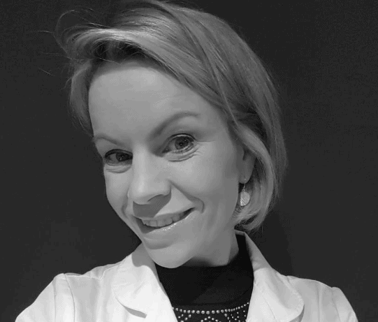 Dr Emma Smith Black And White 1.Png