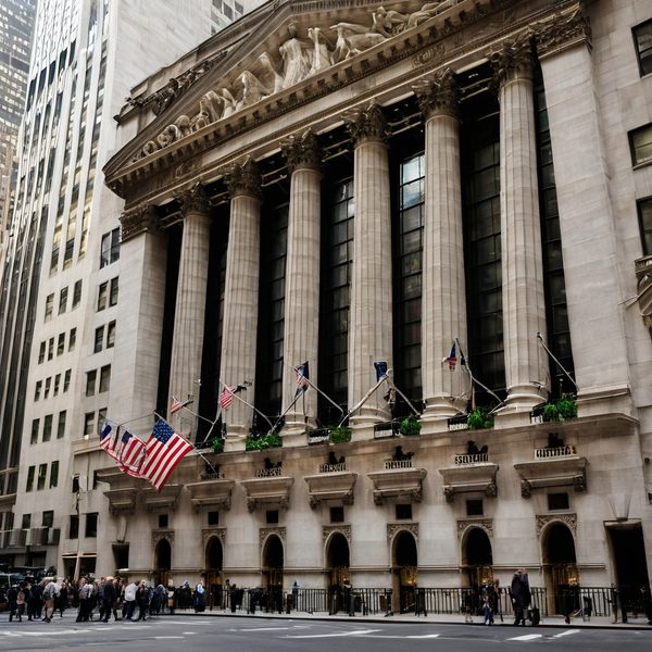 Illustrative image related to Jamie Dimon: Iran resolution more crucial than market swings, urges pro-growth reforms.