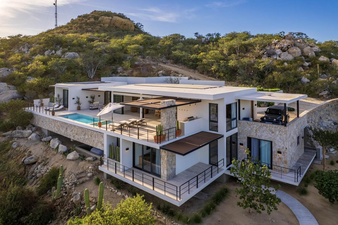 Puerto Los Cabos Villa With Modern Design, Pool, And Stunning Hillside Views. Perfect For Luxury Living In A Scenic Setting.