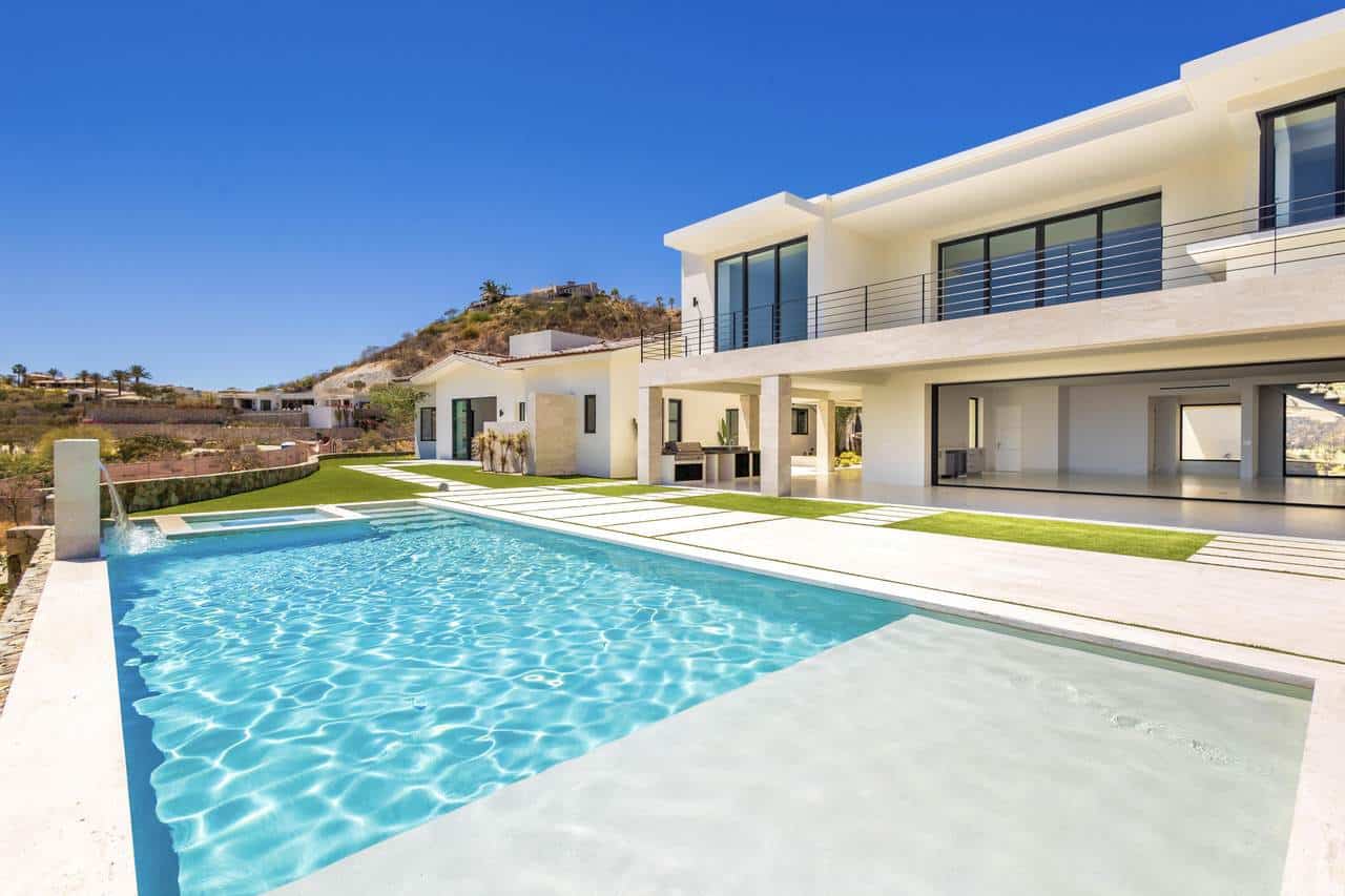 Las Colinas Real Estate