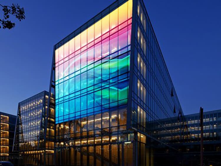 led media facade (2)