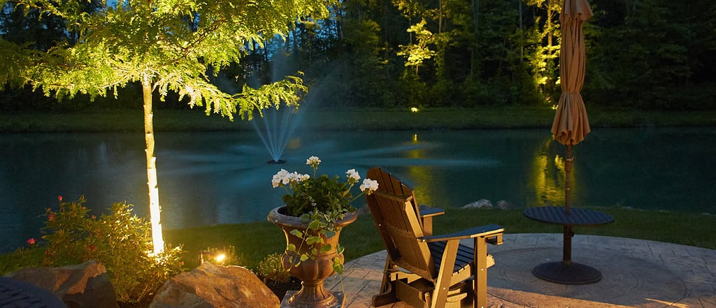 LED landscape lights with tree