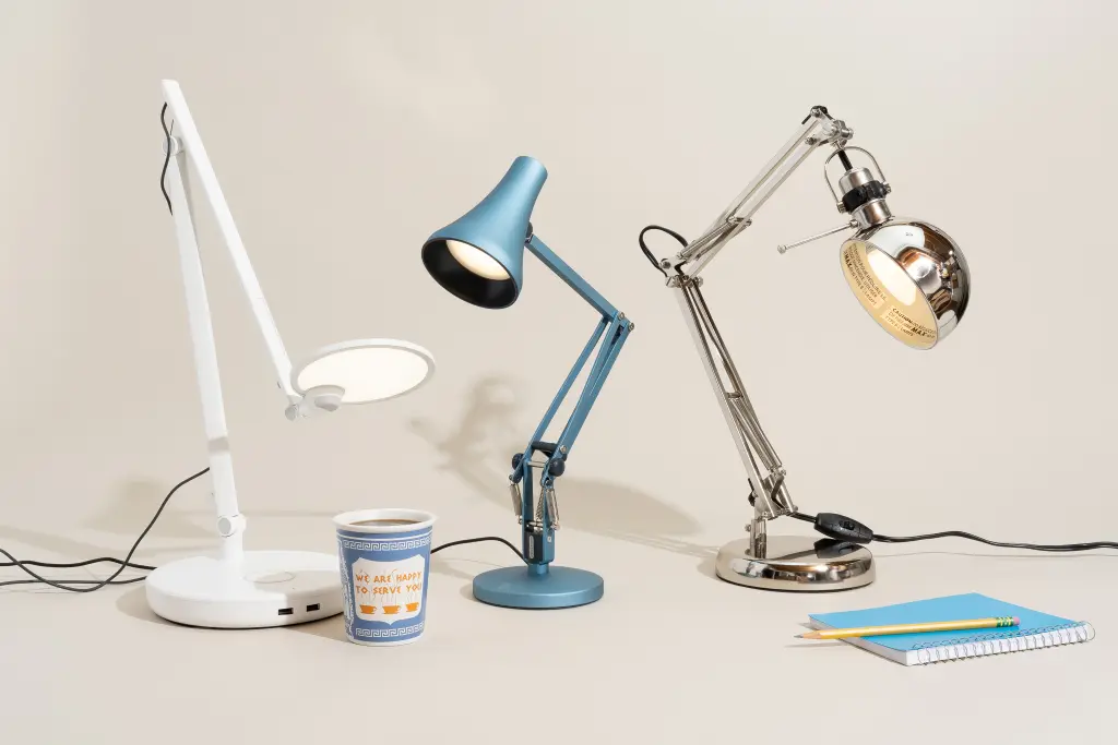 adjustable desk lamp