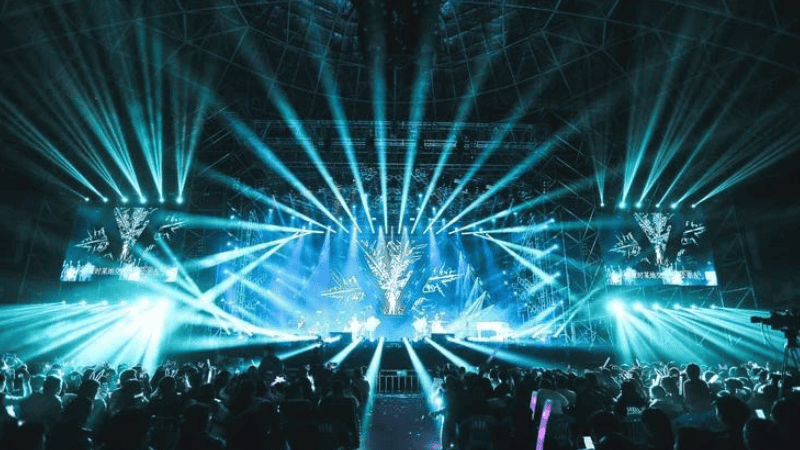 Choose the right fixtures to let the stage light play its role