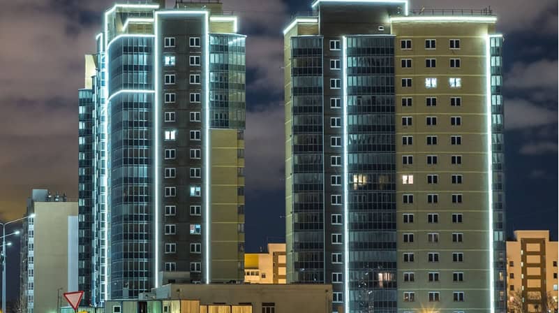 linear facade lighting