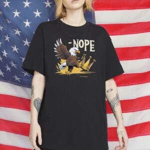 No Kings in America Shirt – Bald Eagle Kicking Crown Tee, Patriotic Anti-Monarchy T-Shirt