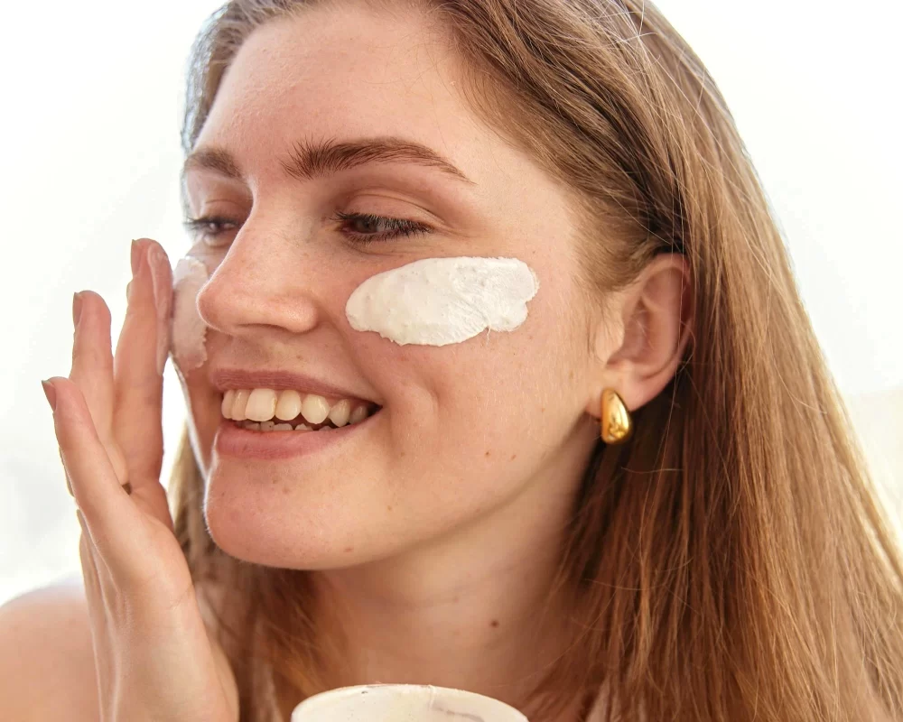 Scapa-de-urmele-acneei