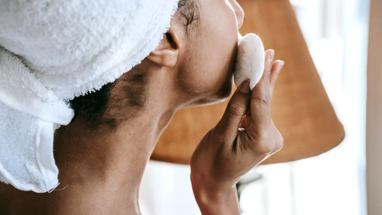 Curățarea corectă a tenului pexels sora shimazaki 5938275