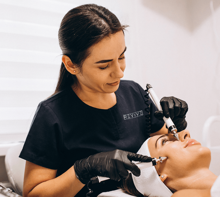 woman making beauty procedures beauty salon 2 1