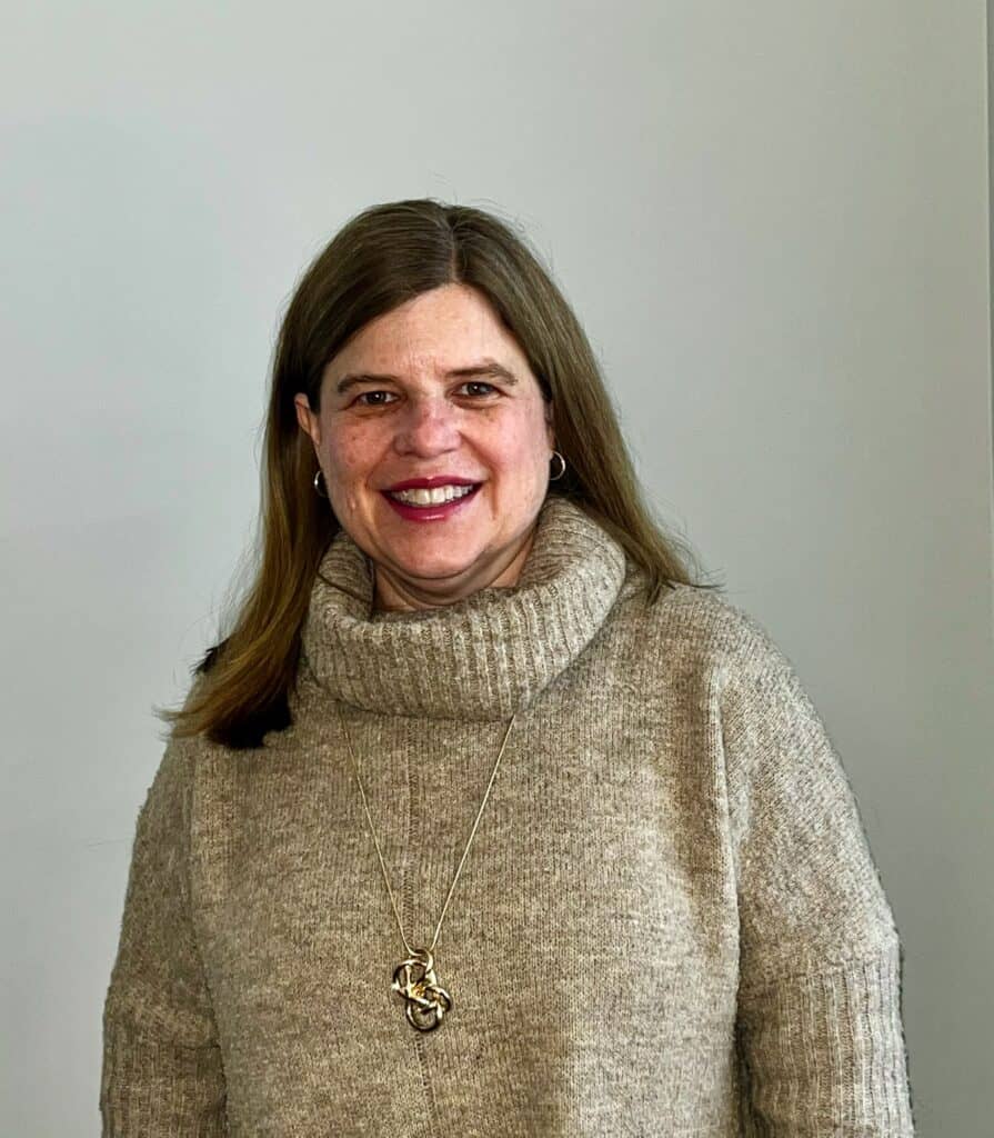 Meet the board 2 Amy Hethcox Headshot