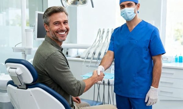 牙医工作场景 (1) 牙医工作场景 (1)