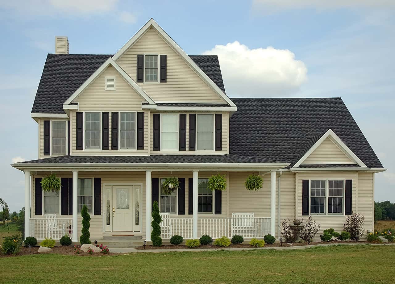 vinyl siding on a home in Milford OH Image of a large family home with vinyl siding. Roofing For Troops provides vinyl siding services in the Milford OH & Cincinnati OH areas.