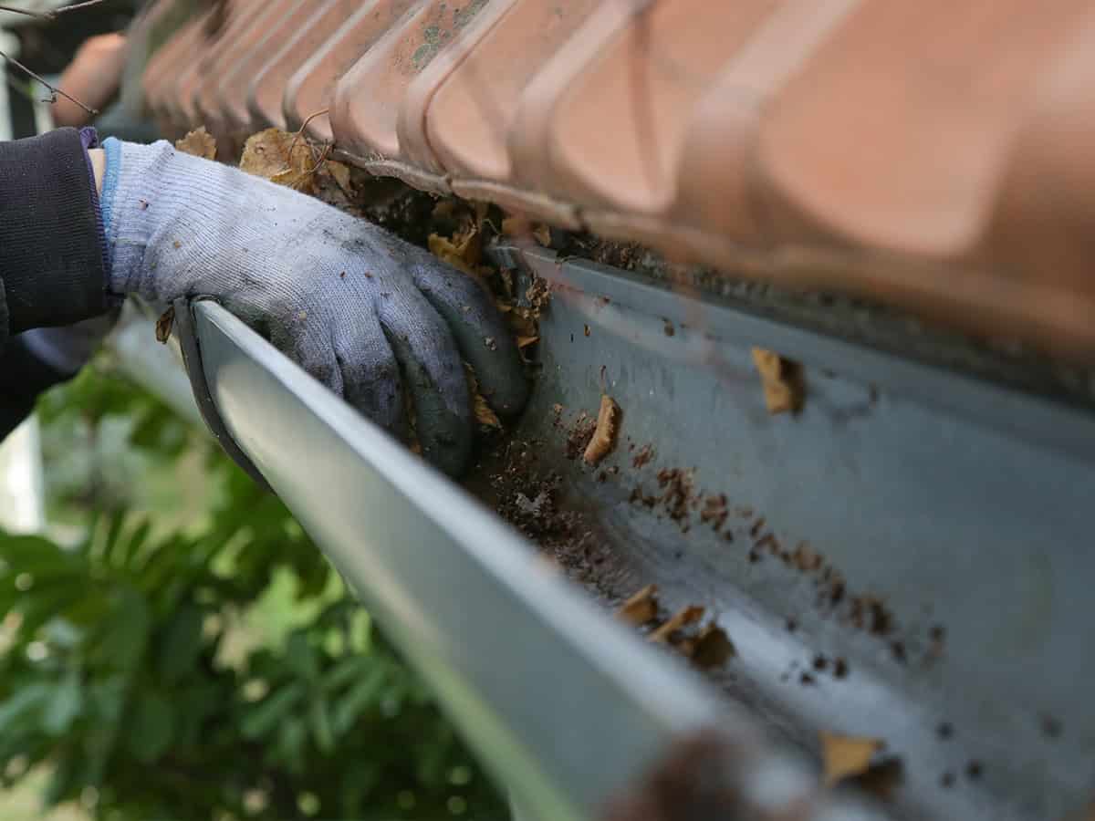 Gutter cleaning with roofing for troops