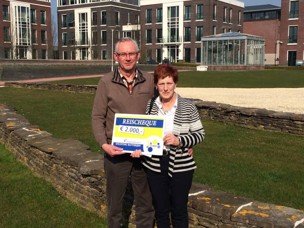 Echtpaar uit Baarlo wint reischeque met lege batterijen