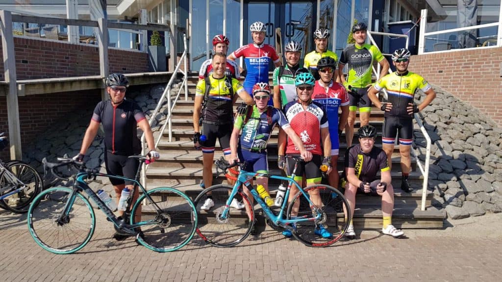 Meine Jongschaap uit Oldemarkt ontvangt IJsselmeerCup voor 10e keer rondje IJsselmeer !