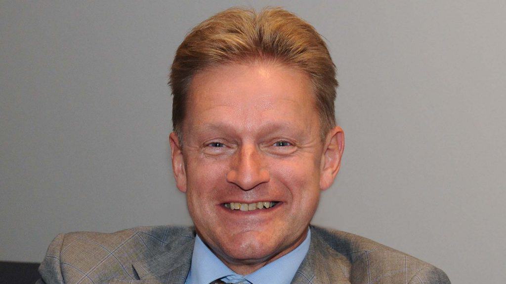 Steenwijkerlandse gemeenteraad beveelt burgemeester Rob Bats aan voor herbenoeming