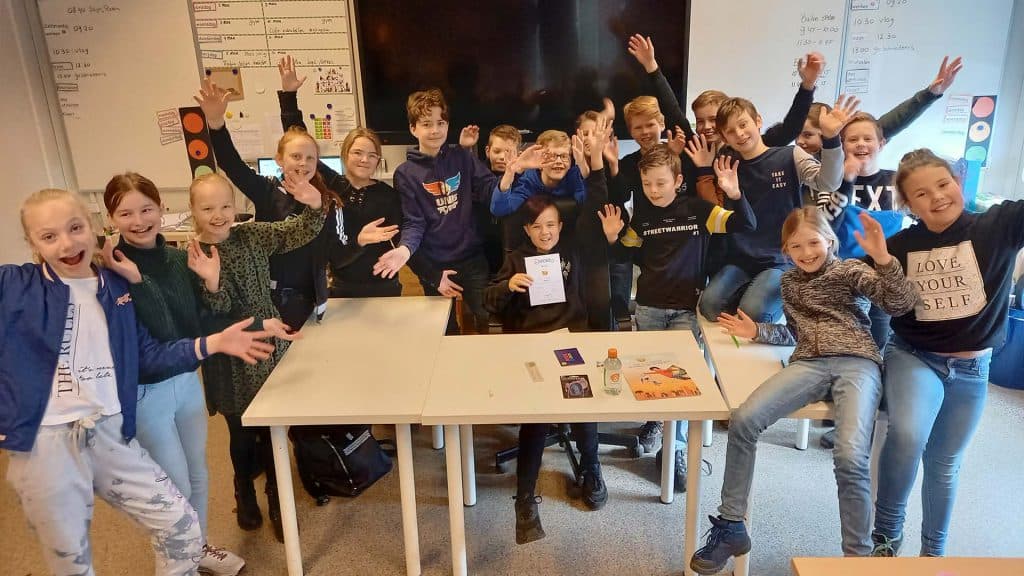 Paula Spans en Robin Klaver winnen Steenwijkerlandse ronde  van Nationale Voorleeswedstrijd!