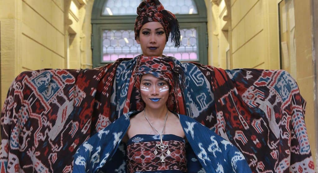 Pasar Ikat met modeshow in Taman Indonesia