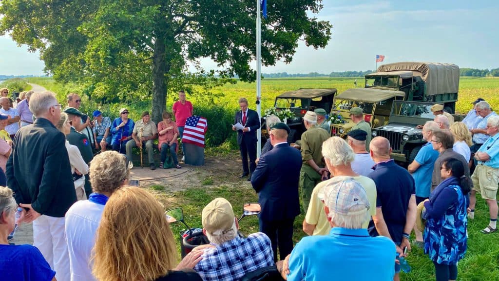 Omgekomen Amerikaanse vliegers uit WO II krijgen oorlogsmonument bij Steenwijkerwold
