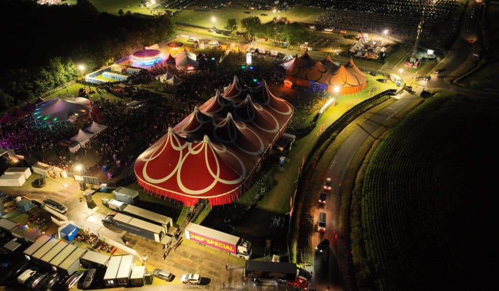 Het feest kan beginnen op de donderdagavond © Bas Ardesch