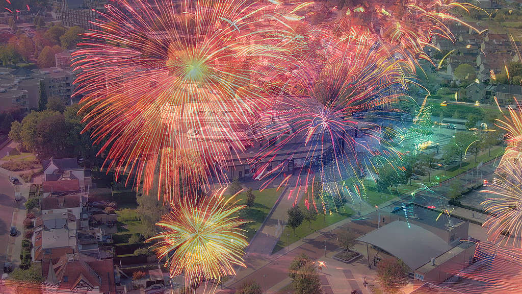 ROYAL (New Years Eve) krijgt een spetterend nieuw jasje met Knaldrang!