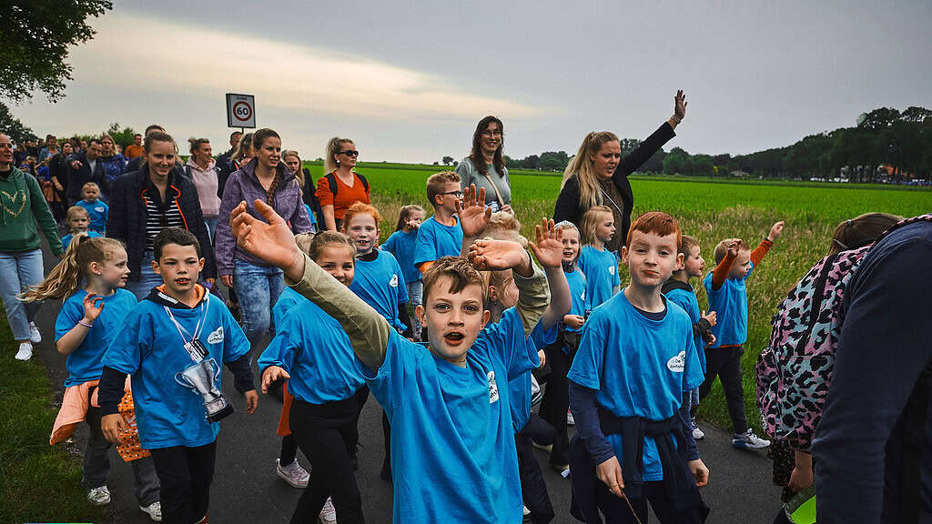 Ruim 4800 wandelaars liepen dit jaar mee in de 69e Avond4daagse van Steenwijk (foto impressie)