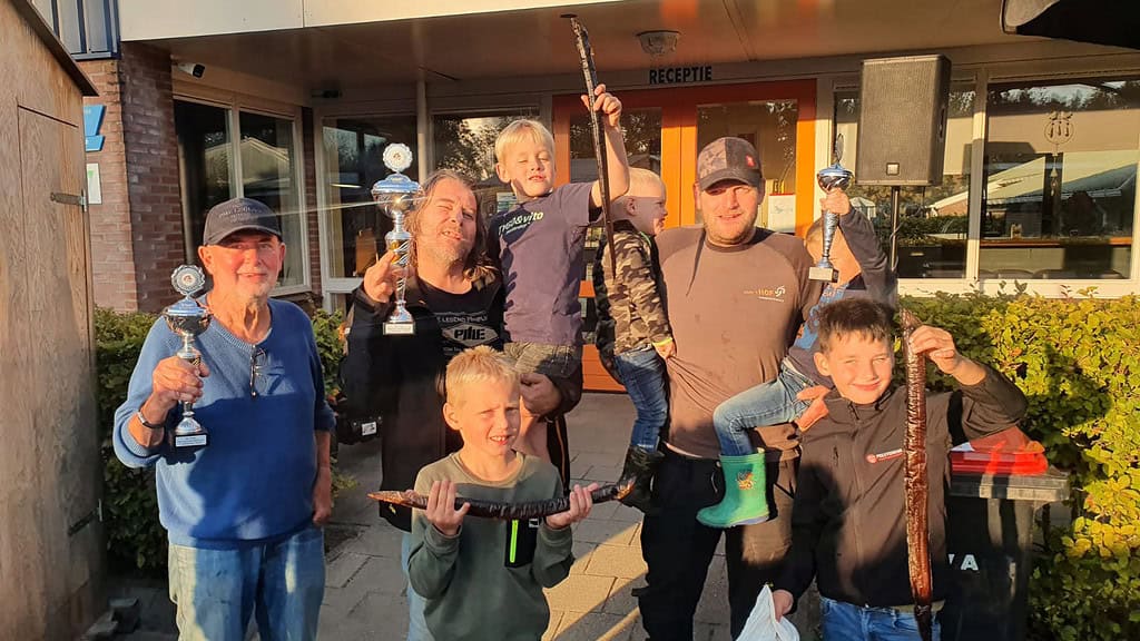 Geslaagde Palingrookwedstrijd ’t Akkertien