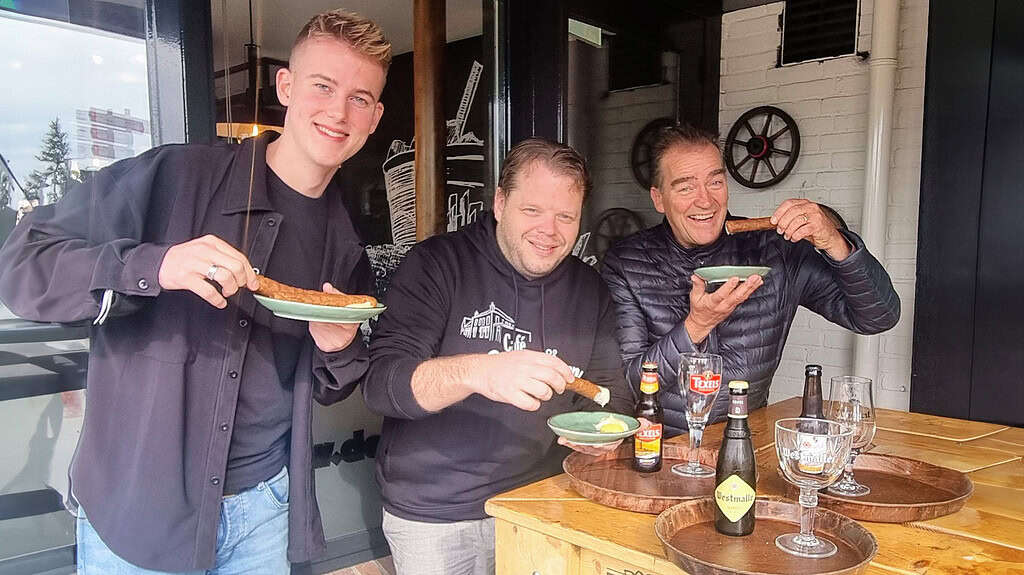 Frikandellentocht verbindt snackplezier en speciaalbier tijdens unieke wandeling