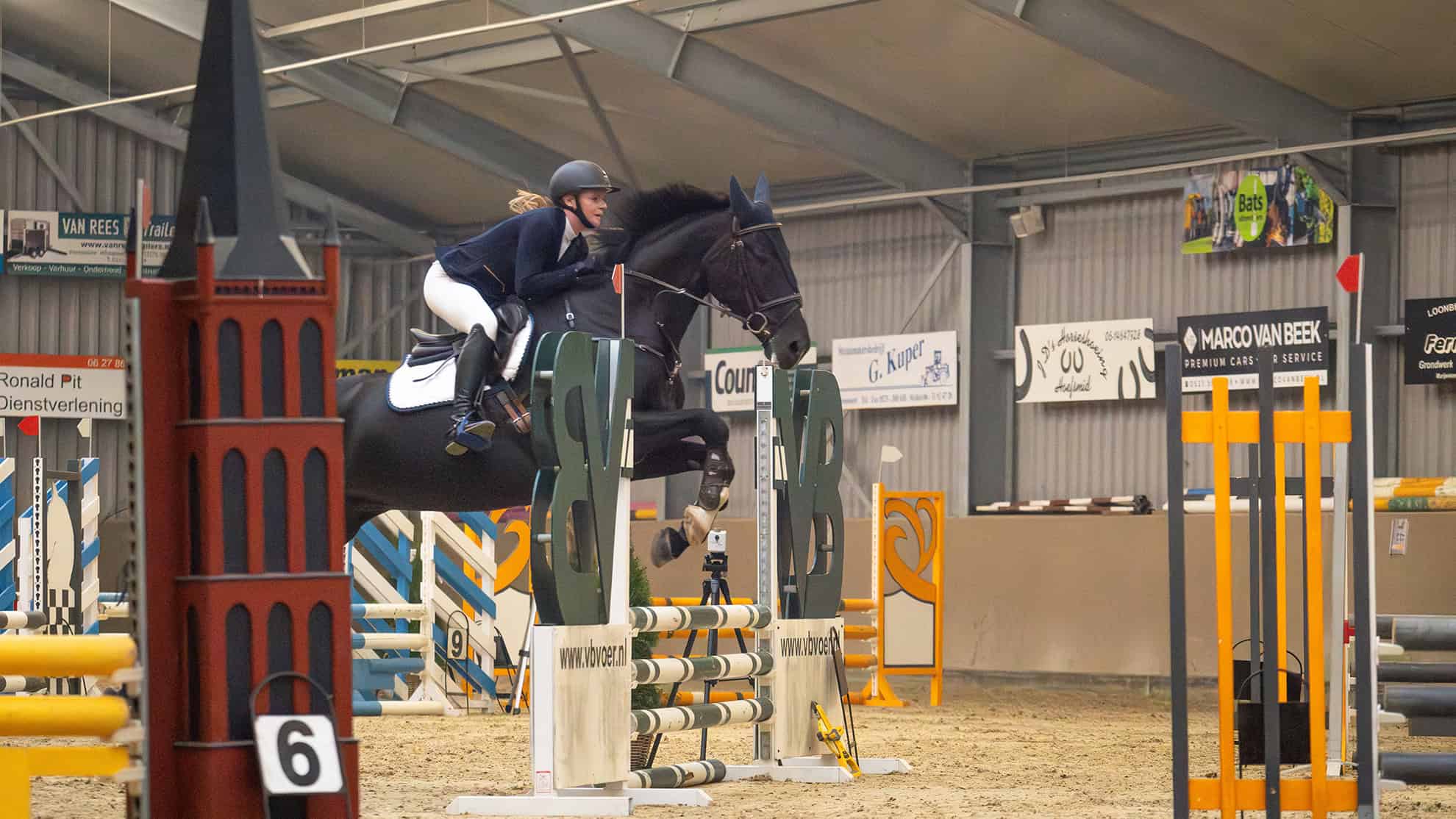 Eline Harms met haar paard Jive Foto: Simone Kuijpers Fotografie