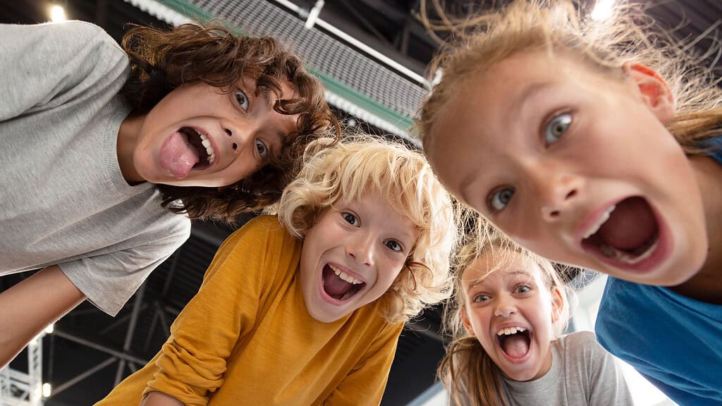 Blije kinderen met leuke en leerzame media bij de Bibliotheek Kop van Overijssel